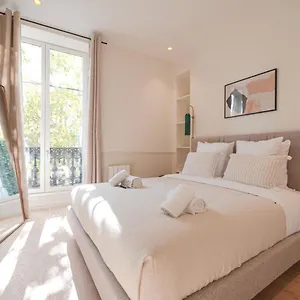 Mbm - Luxury Center , Paris France