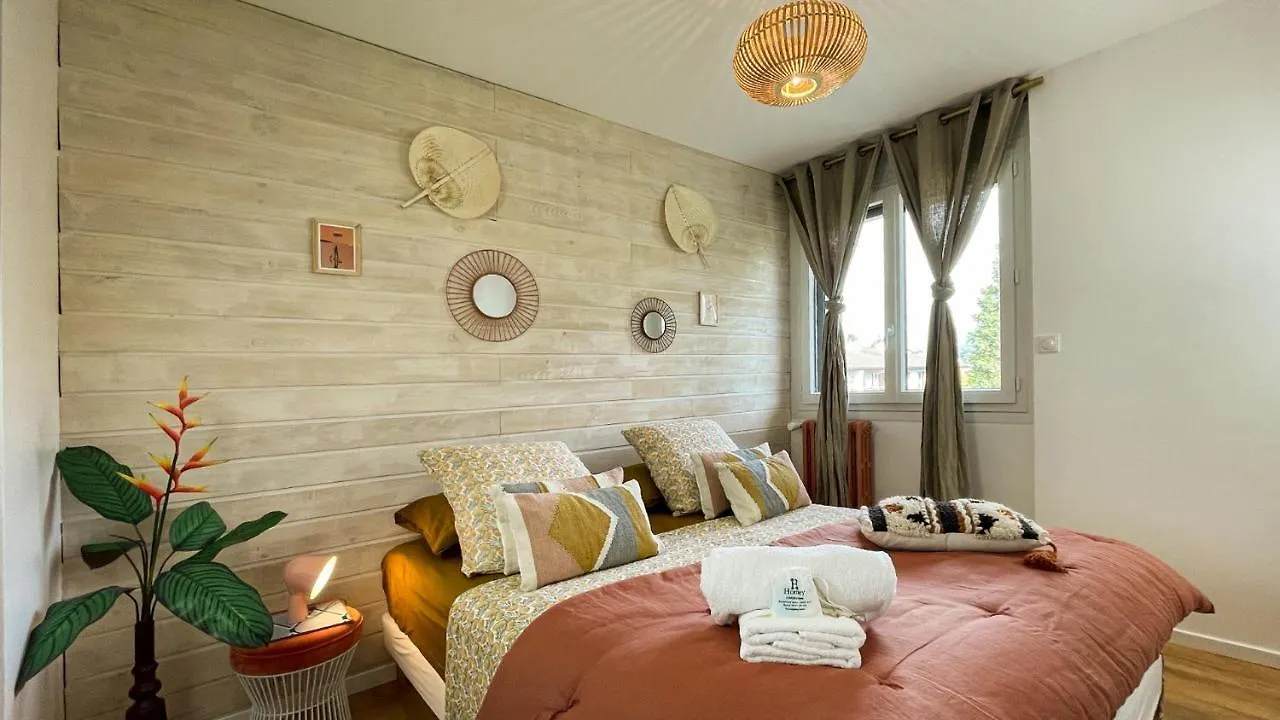 Homey Montaigne - New - A 1 Min A Pied Du Lac D'Annecy - 2 Balcons Prives - Appartement Avec 2 Chambres - Stationnement Gratuit Toute L'Annee Sauf En Ete - Juin A Aout Apartment